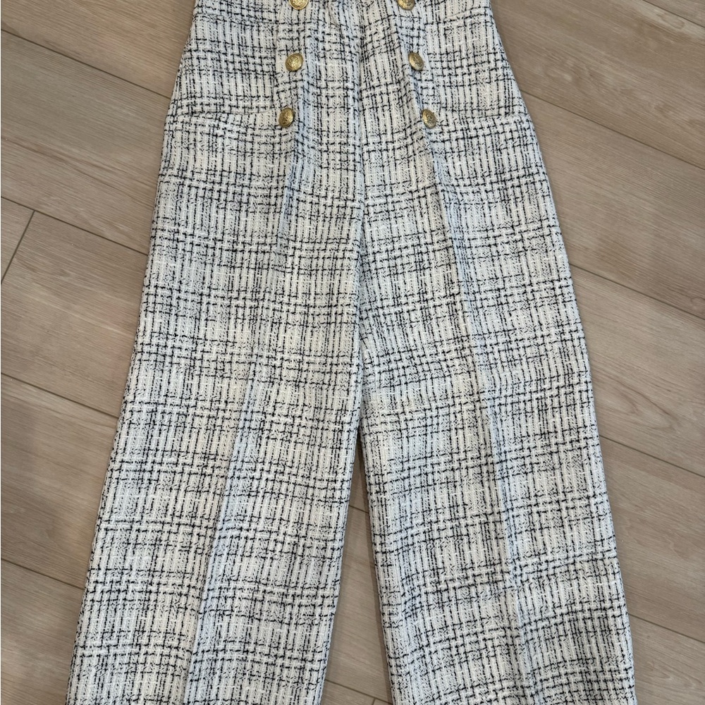 Zara Black and White Checkered Capris